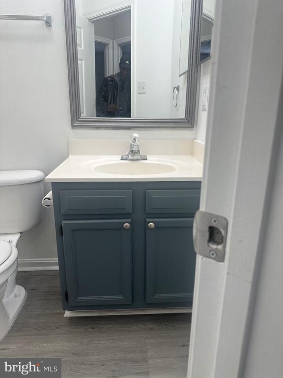 Building Photo - 405 Park Cove Dr