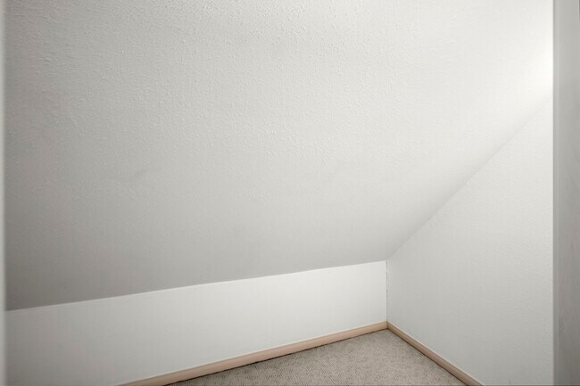 Building Photo - 14151 Buckingham Ln