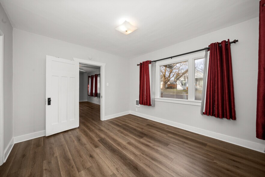 Building Photo - 214 E Euclid Ave