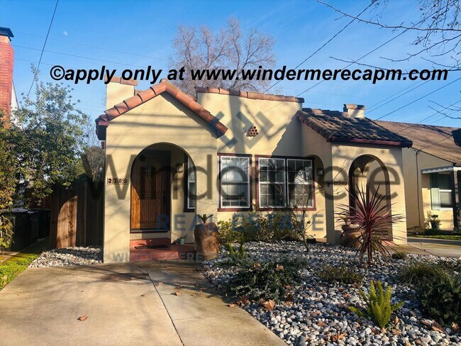 Building Photo - Beautifully Remodeled 2 Bedroom, 2 Bath Duplex on Freeport Blvd w/ garage for storage!- Now avail...