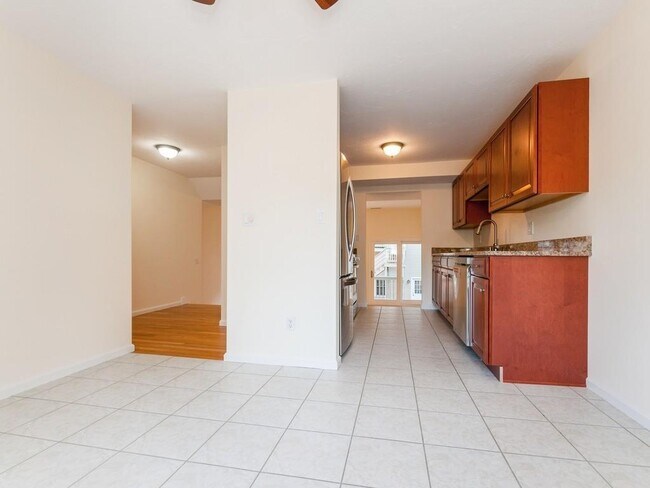 Building Photo - 62 Tisdale Dr
