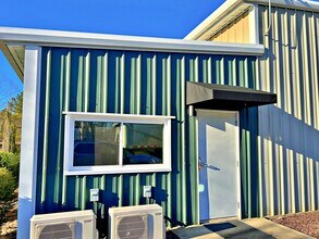 Building Photo - Furnished 1BR Apartment in Industrial Area | Easy I-64 Access | Truck Parking Available