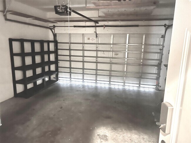 Building Photo - 2720 NE 9th Ave