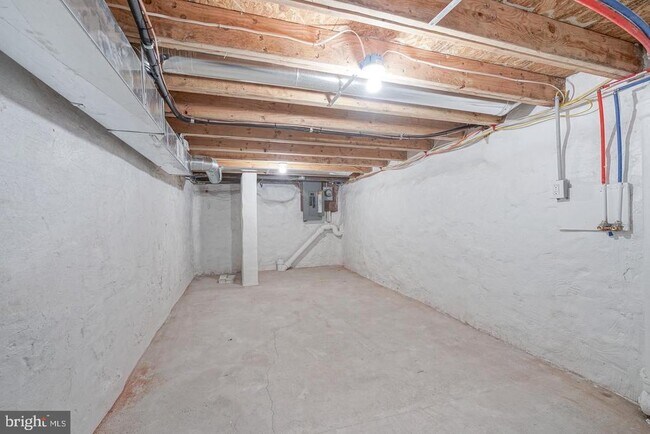 Building Photo - 2538 Turner St