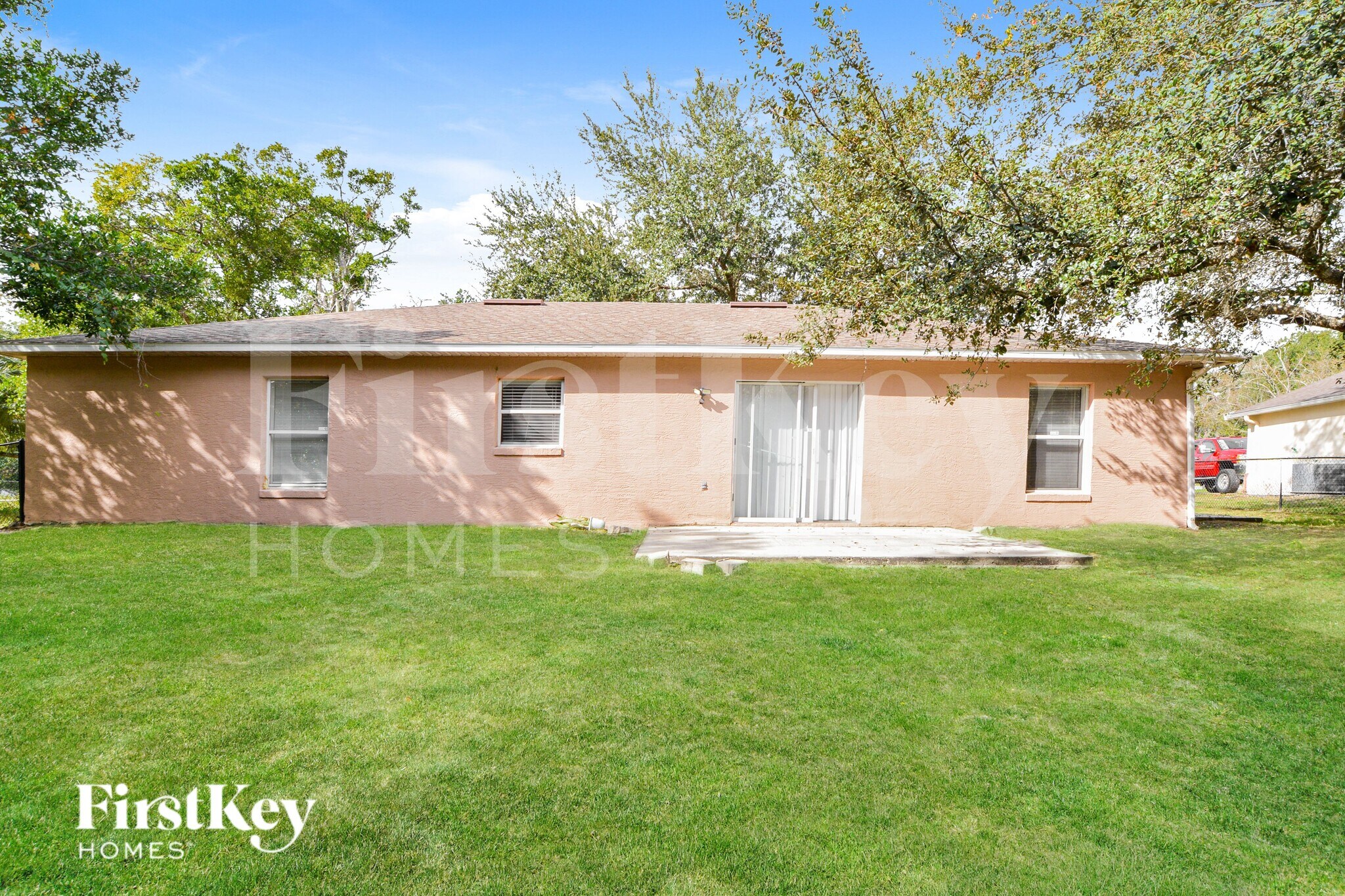 Building Photo - 739 N Midland Dr