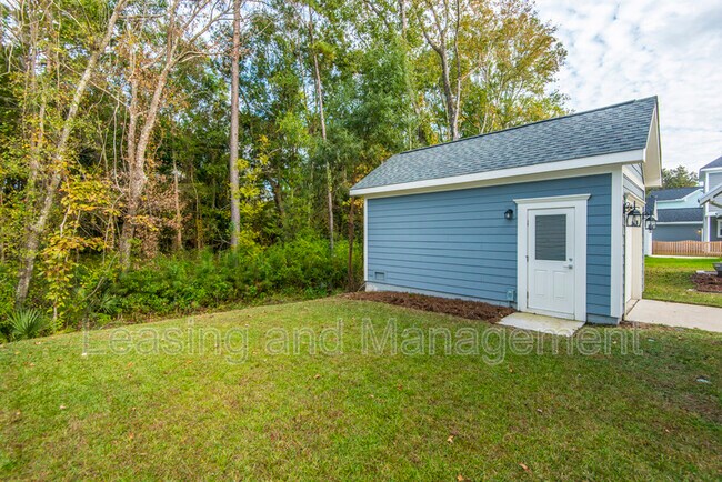 Building Photo - 2000 Fleming Woods Rd