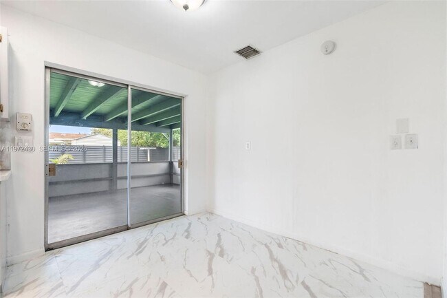 Building Photo - 710 NW 65th Terrace
