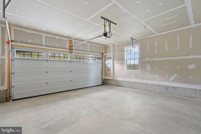 Building Photo - 1723 Water Xing Rd