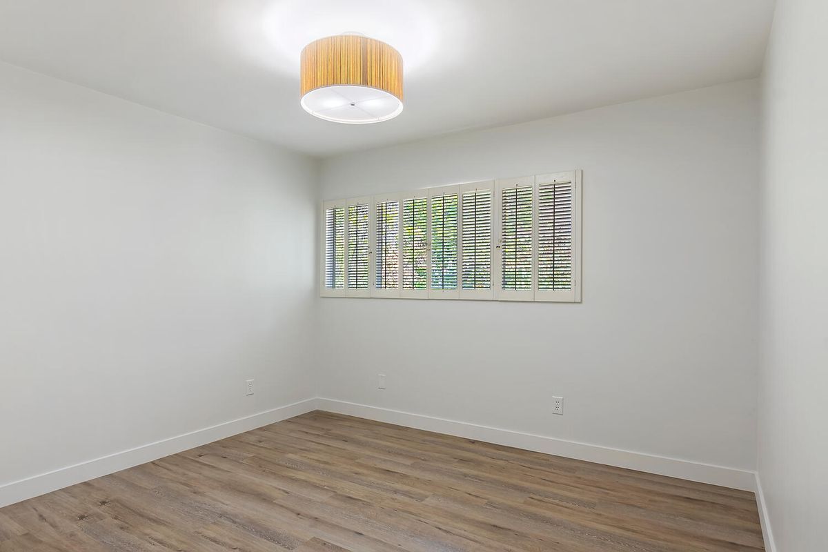 Building Photo - 11555 Duque Dr