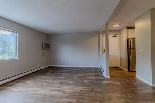 Building Photo - Live Where the City Comes Alive