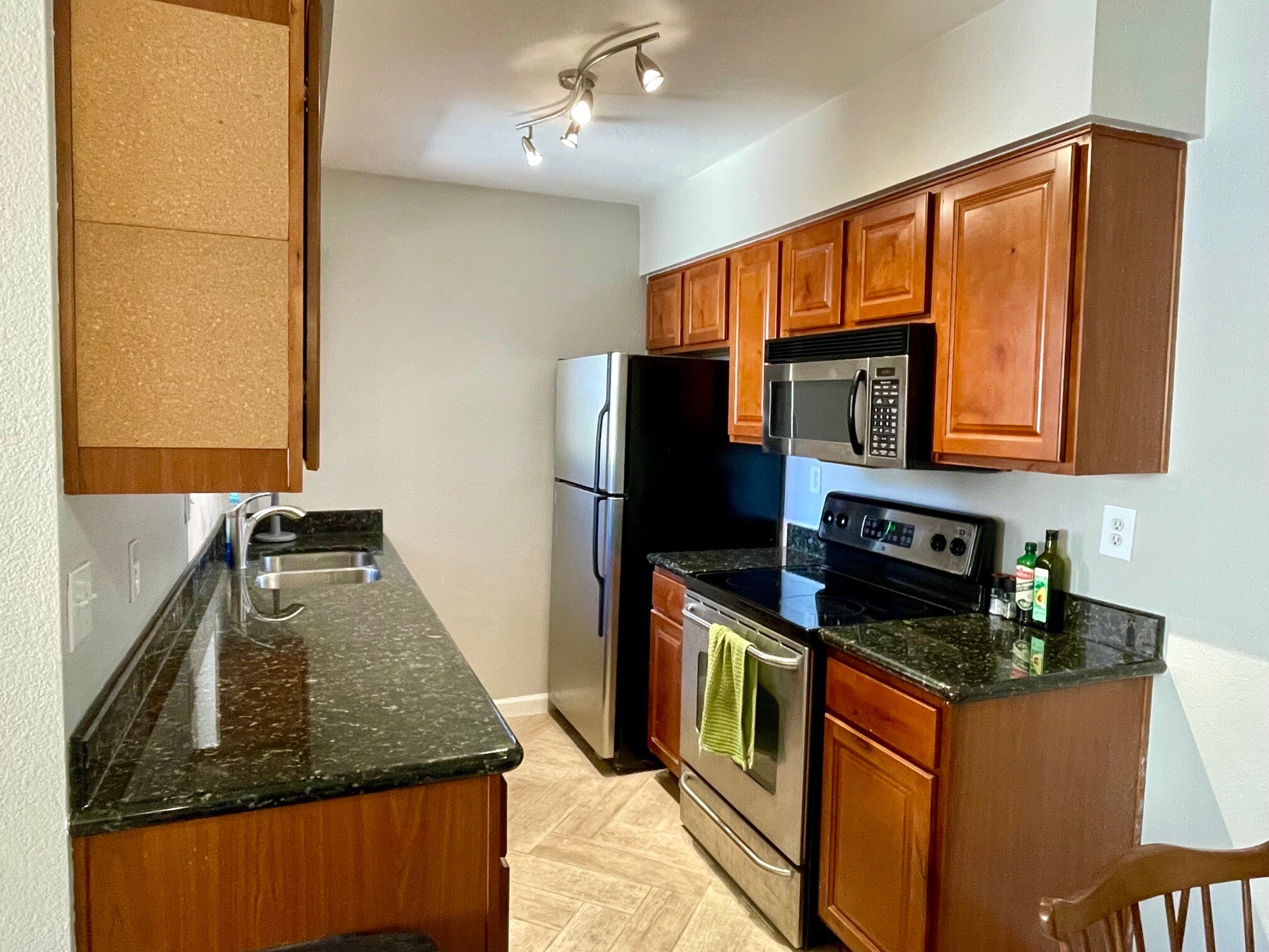 Building Photo - 5877 N Granite Reef Rd