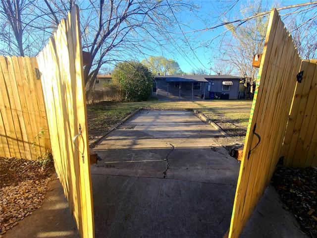 Building Photo - 3108 Mayhew Dr