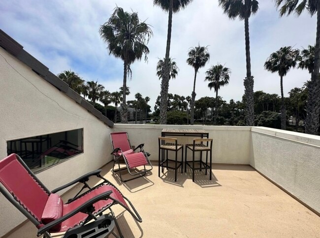 Building Photo - 369 Blue Dolphin Dr