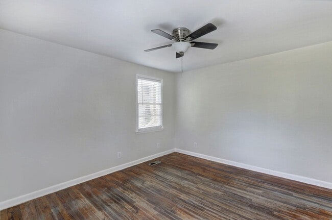 Building Photo - Renovated Three Bedroom House with large yard