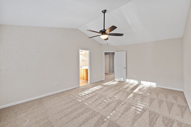 Building Photo - 3 Bed 2.5 Bath Home located in Heritage Hi...