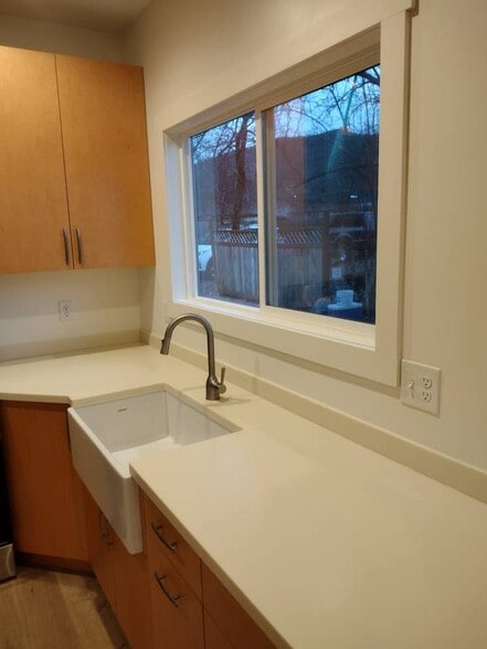 Building Photo - 808 Talent Ave