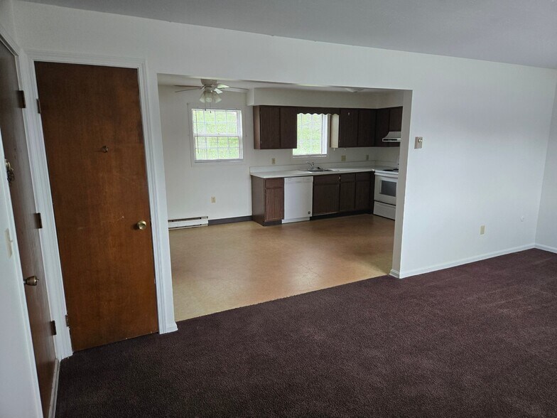 Building Photo - 1341 E Highland Ave