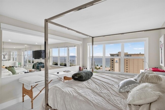 Building Photo - 3000 E Sunrise Blvd