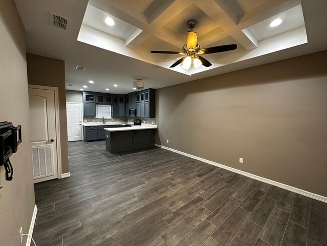 Building Photo - 2005 Harrison St