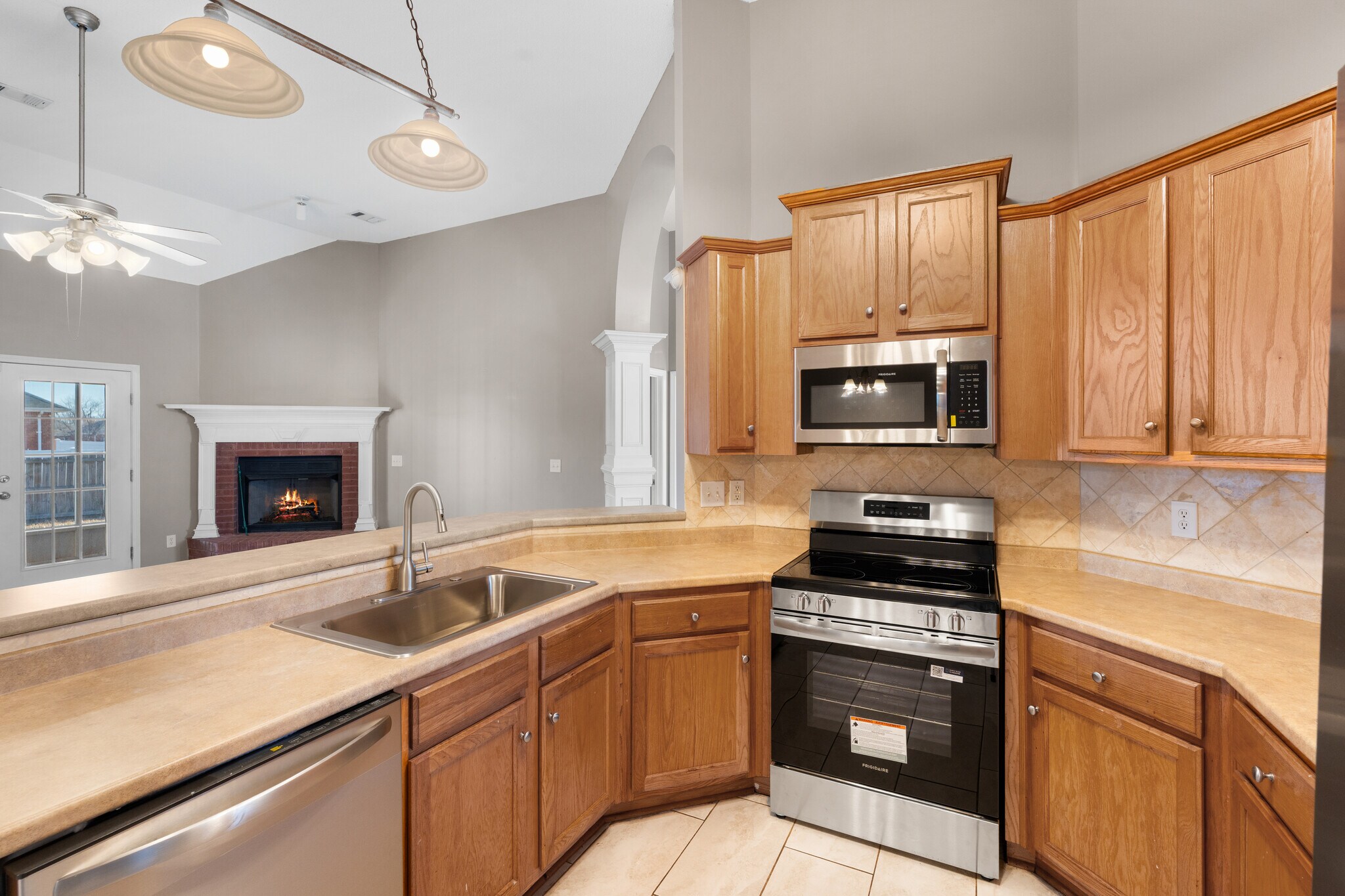 Building Photo - 119 Daventry Ln