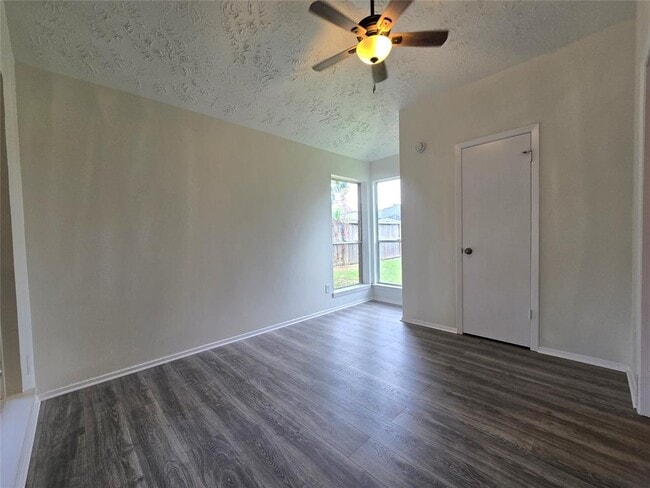 Building Photo - 7011 Foxmont Ln