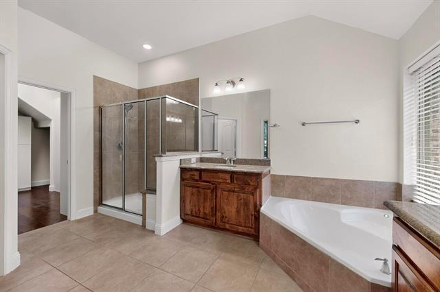 Building Photo - 16157 Meadow Spring Dr