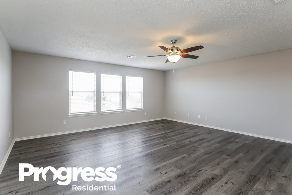 Building Photo - 308 S Waterford Oaks Dr