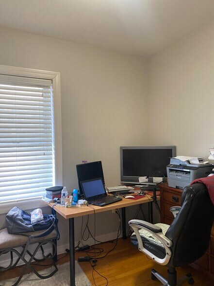 Building Photo - 4956 W Nelson St