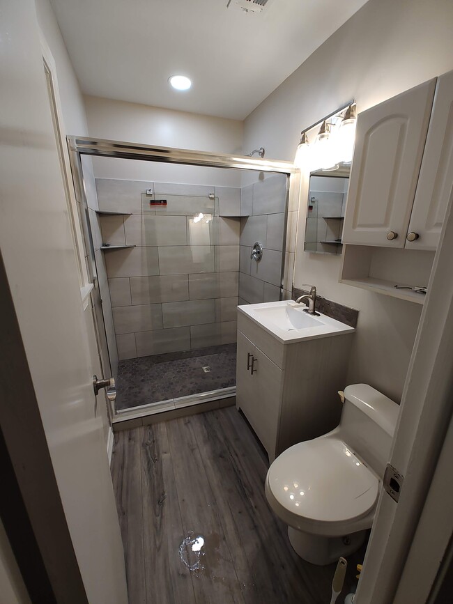 Building Photo - 2025 N 432