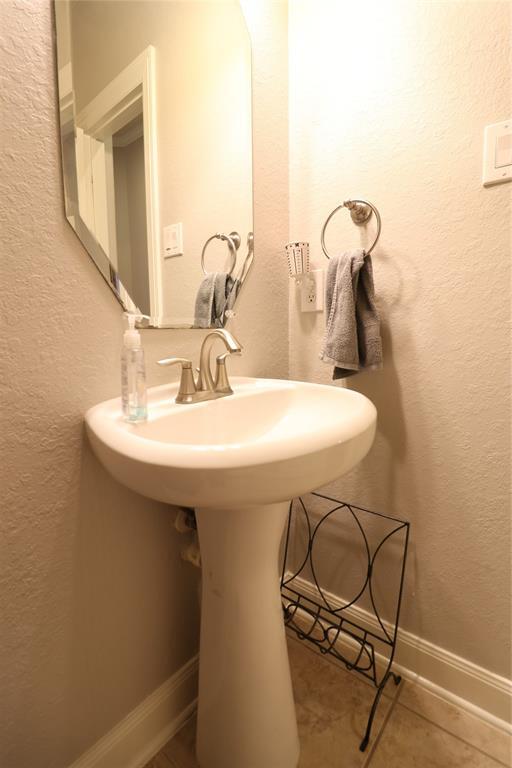 Building Photo - 6126 Emberwood Falls Dr