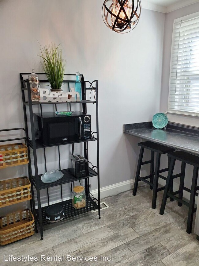 Building Photo - 1 br, 1 bath House - 530 2nd St #1