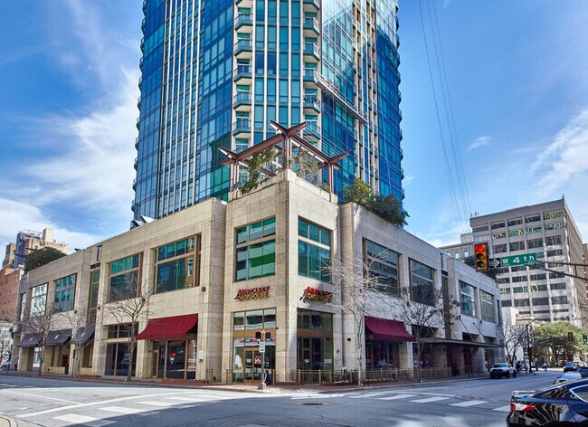 Building Photo - 500 Throckmornton-1507