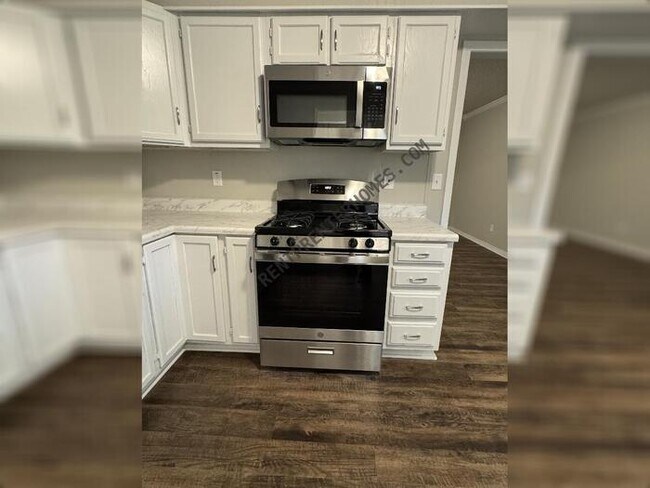 Building Photo - 2111 Pattywood Dr