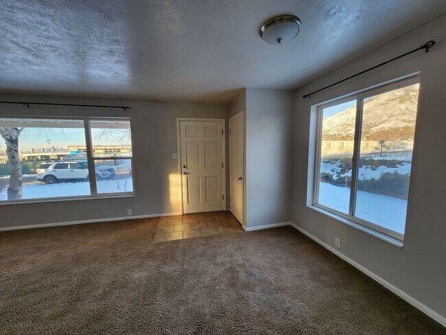 Building Photo - East Bench Remodeled Rambler below Olympus...