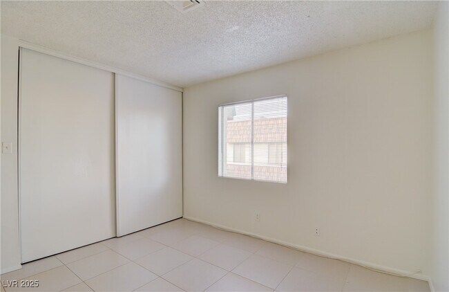 Building Photo - 3994 Visby Ln