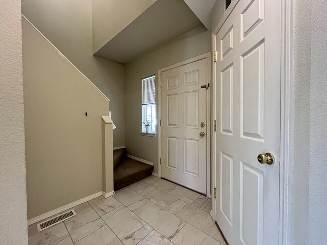 Building Photo - Spacious 3 Bedroom Home with Open Layout, Vaulted Bedrooms & Trail Access