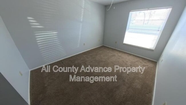 Building Photo - 6189 Chesham Dr