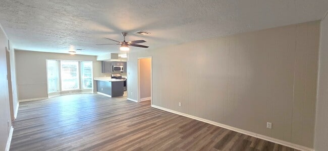 Building Photo - 4315 Navajo St