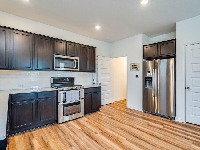 Building Photo - 7904 Mandela Bend