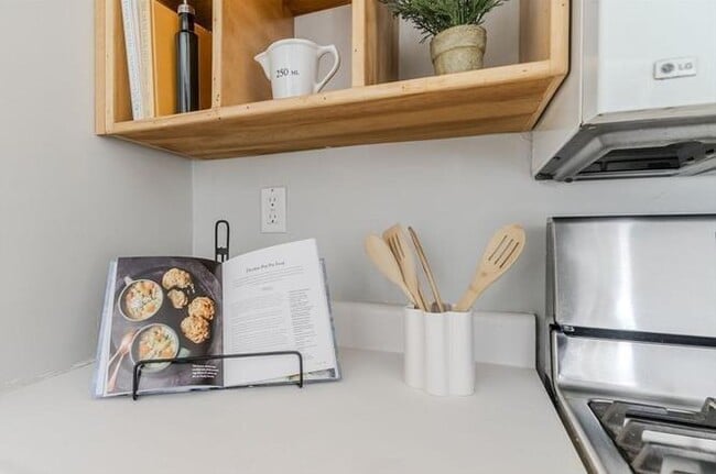 Building Photo - 34 Keith St