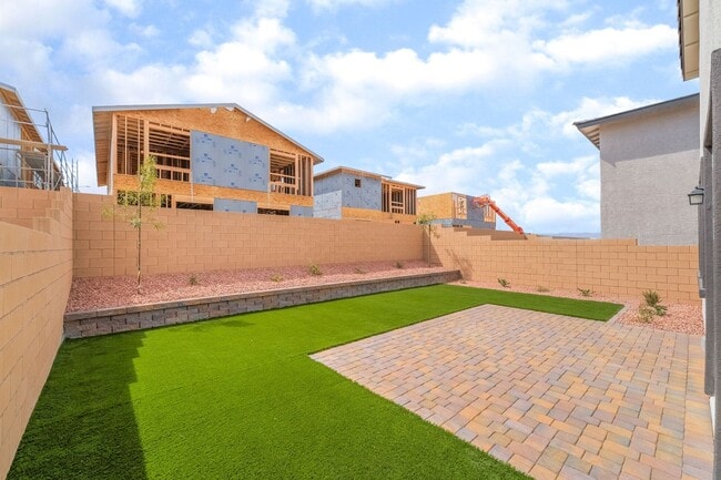 Building Photo - Brand-new 4-bedroom home located in the de...