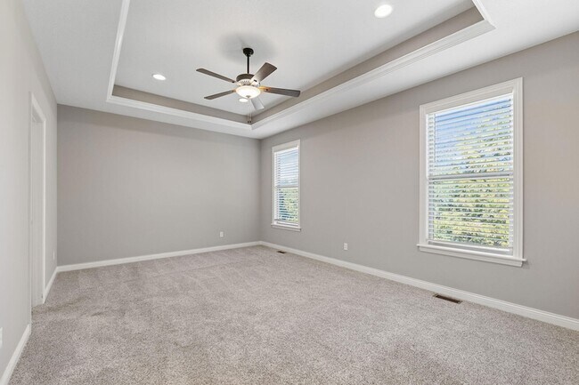 Building Photo - 1605 Labrador Dr