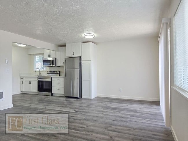 Building Photo - 12345 SW Hall Blvd