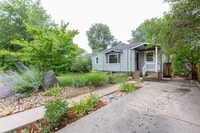 Building Photo - Charming Old Town Longmont Home!