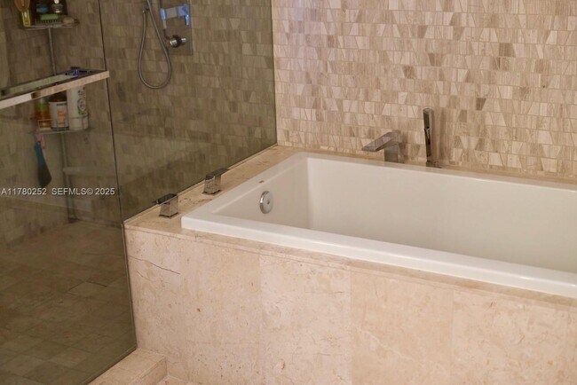 Building Photo - 68 SE 6th St