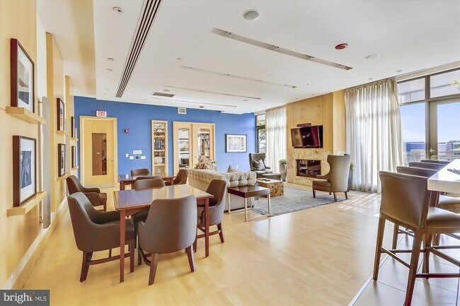 Building Photo - 475 K St NW