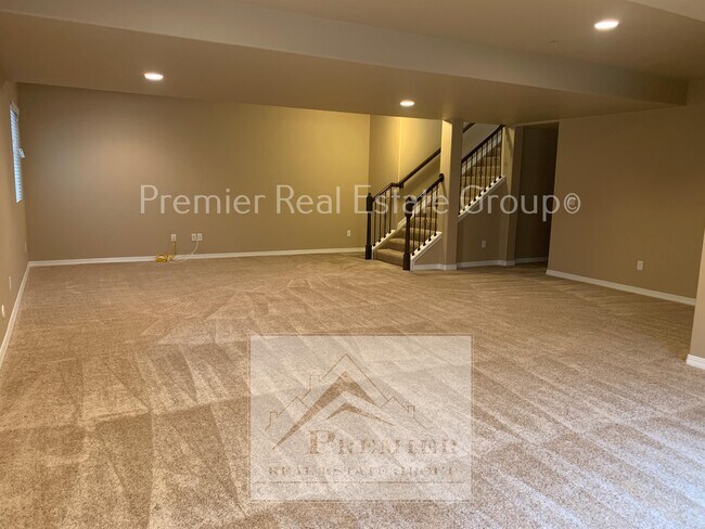 Building Photo - 5948 Revelstoke Dr