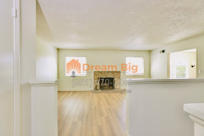 Building Photo - 5155 Harriett Cir