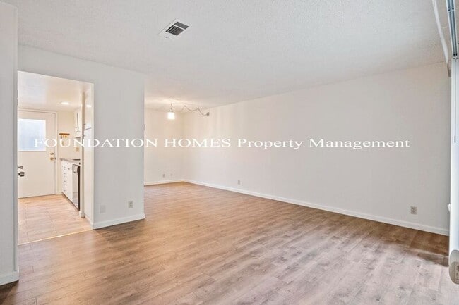 Building Photo - 67 Roundtree Blvd
