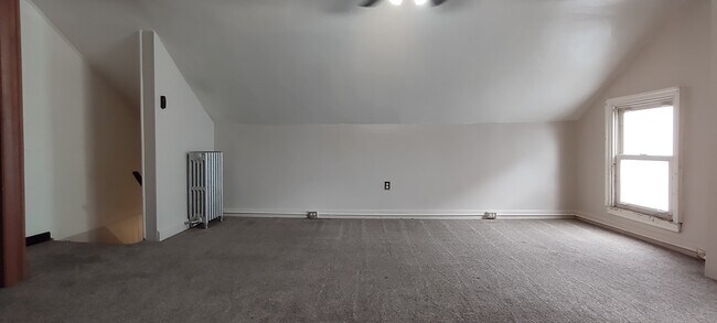 Building Photo - 549 N Front St